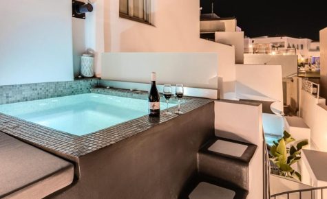 Tiara Suites Santorini