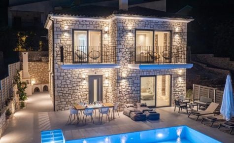 Brand New Stone Villa Aris !!