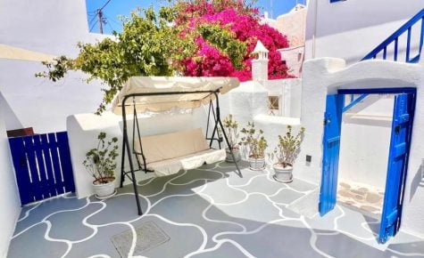 Aphrodite Suite next to the Windmills of Mykonos