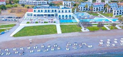 Kamari Beach