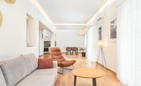 Spacious apt with 2 beds and 2 baths in Pagrati