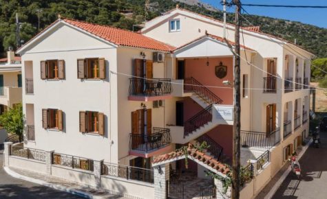 Alexatos Studios & Apartments