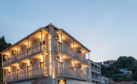 Kelly Beach Hotel