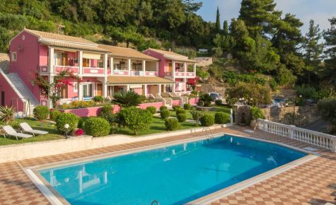 Niki Sunrise Apartments