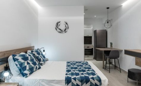 POUNEDES LUXURY SUITES