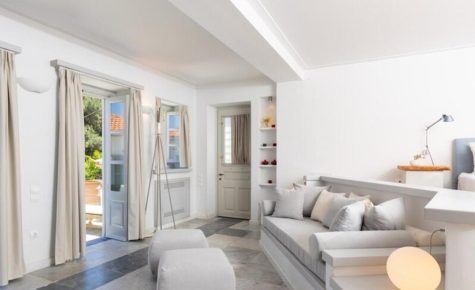 Kaminia Views Escape