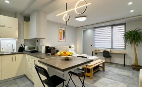 Luxury Downtown Apartment A6