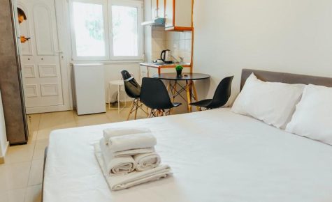 Stylish Central Retreat