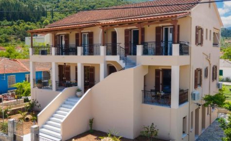 Mary's Studios & Apartment